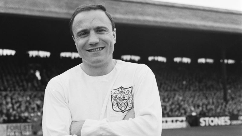 George Cohen, member of England’s 1966 World Cup winning team, dies aged 83 | CNN