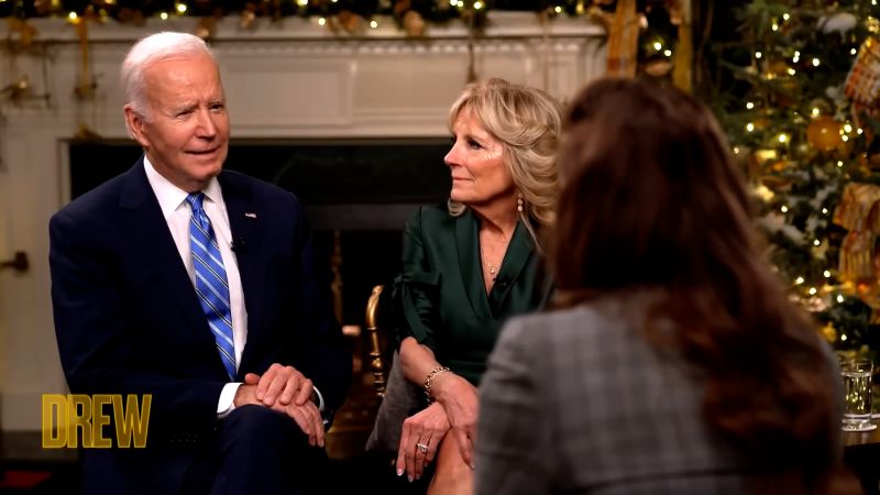 Drew Barrymore asks President Biden why he proposed five times | CNN Business