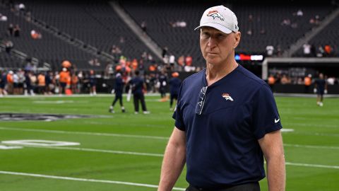 Rosburg was hired by the Broncos as Senior Assistant in September.