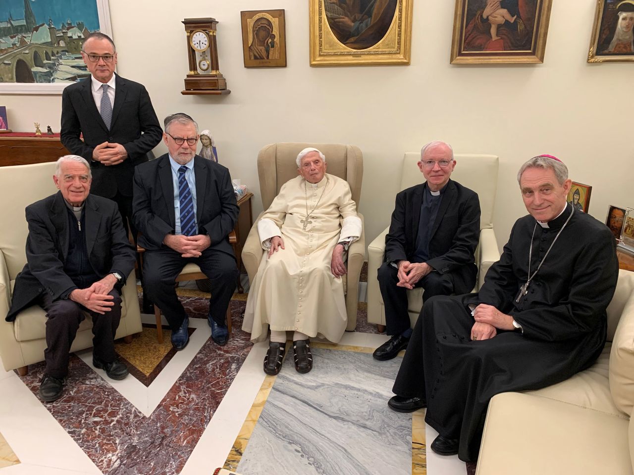 Benedict receives the winners of the Ratzinger Prize in December 2022. The award is given to scholars that have stood out for their scientific research in the field of theology.