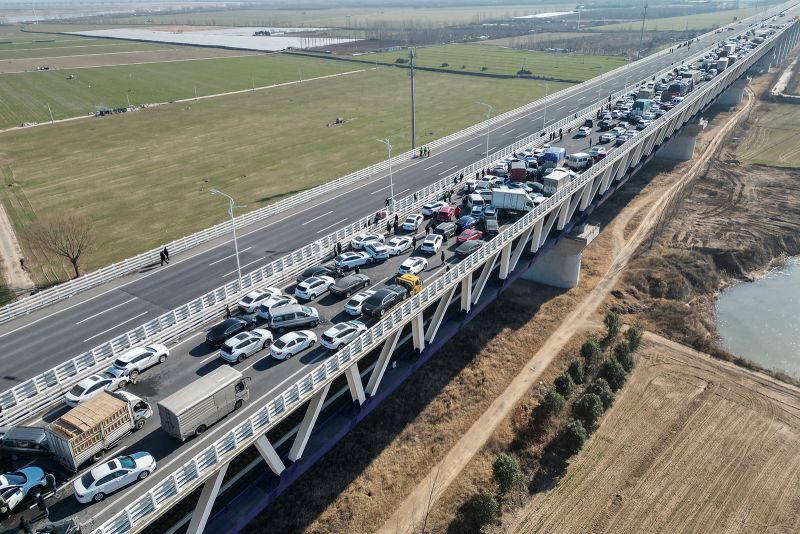 Fog blamed for deadly 200 vehicle pileup. See the stunning footage