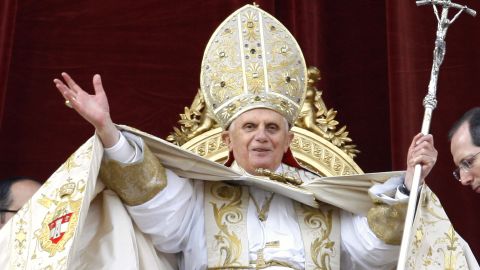 The funeral of the former pope, pictured on December 25, 2007, will take place on January 5. 