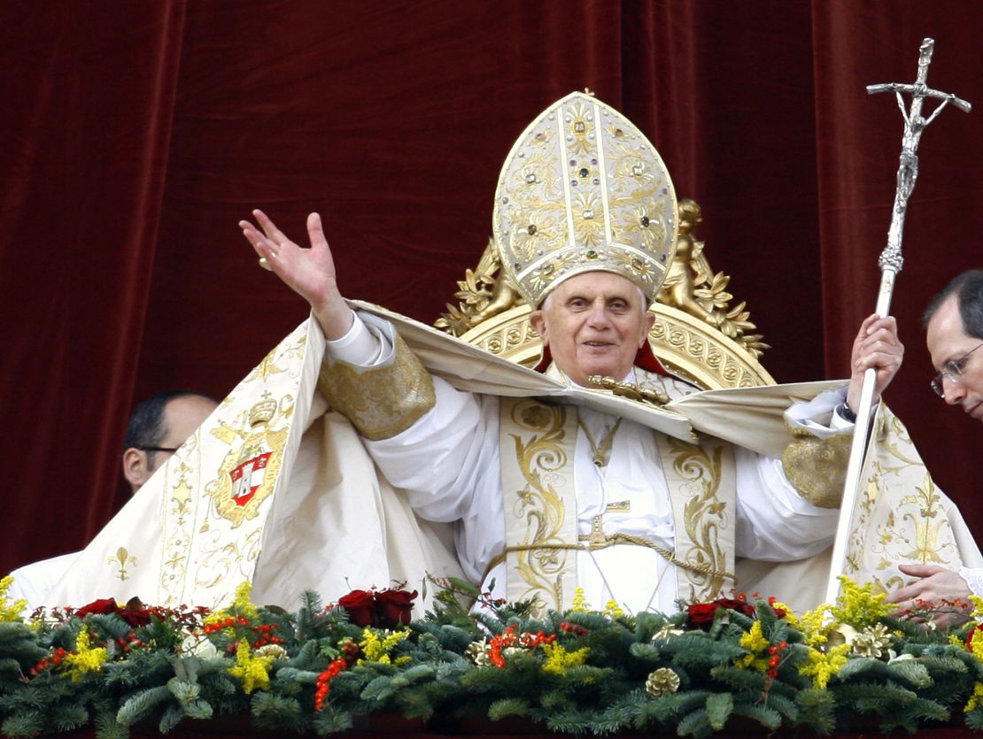 The funeral of the former pope, pictured on December 25, 2007, will take place on January 5. 