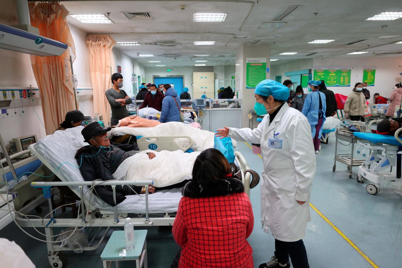Medical staff treat patients in a hospital in Jiangsu, China, on December 28.