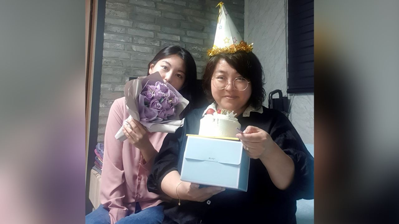 Yeon hee Jang and her mother, whose health is improving after her hemorrhage.
