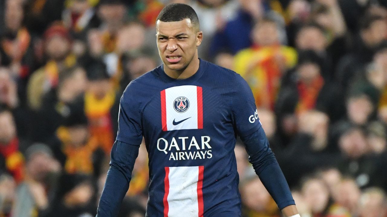 Kylian Mbappé failed to score as PSG lost to Lens in Ligue 1. 