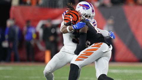 Hamlin tackles Tee Higgins of the Cincinnati Bengals during Monday's game. 