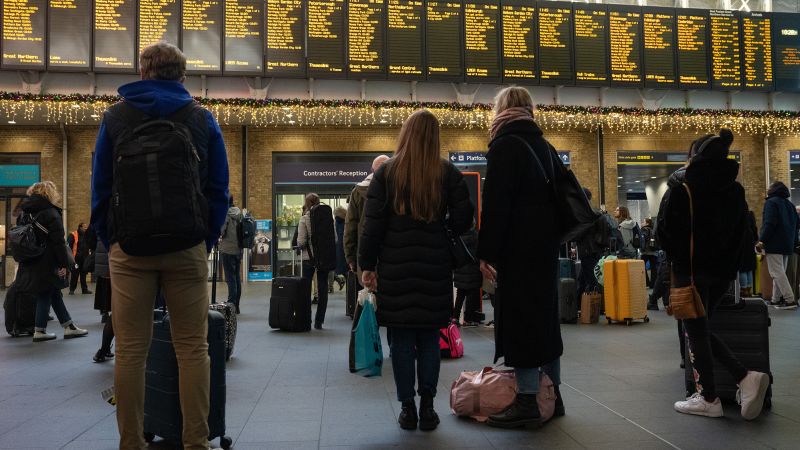 UK train strikes will disrupt return to work this week | CNN Business