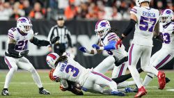 Video: Buffalo Bills player Damar Hamlin collapses during game