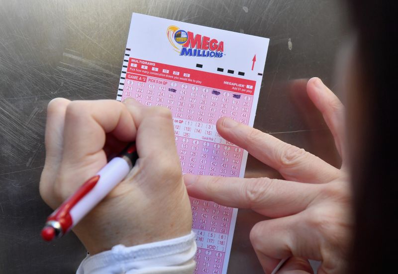 Mega Millions jackpot rises to $1.25 billion after no player wins Tuesday's  drawing | CNN
