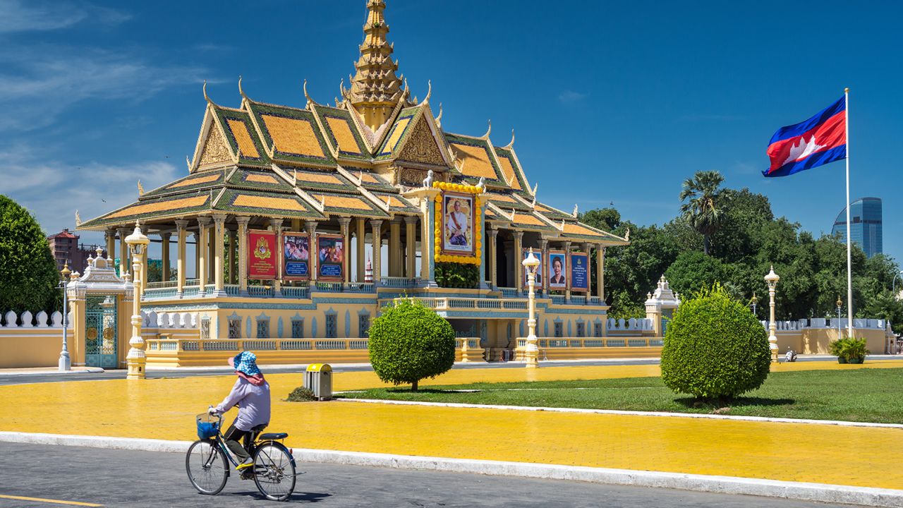 Phnom Penh's Royal Palace is accessible to Chinese travelers courtesy a new China Southern flight.