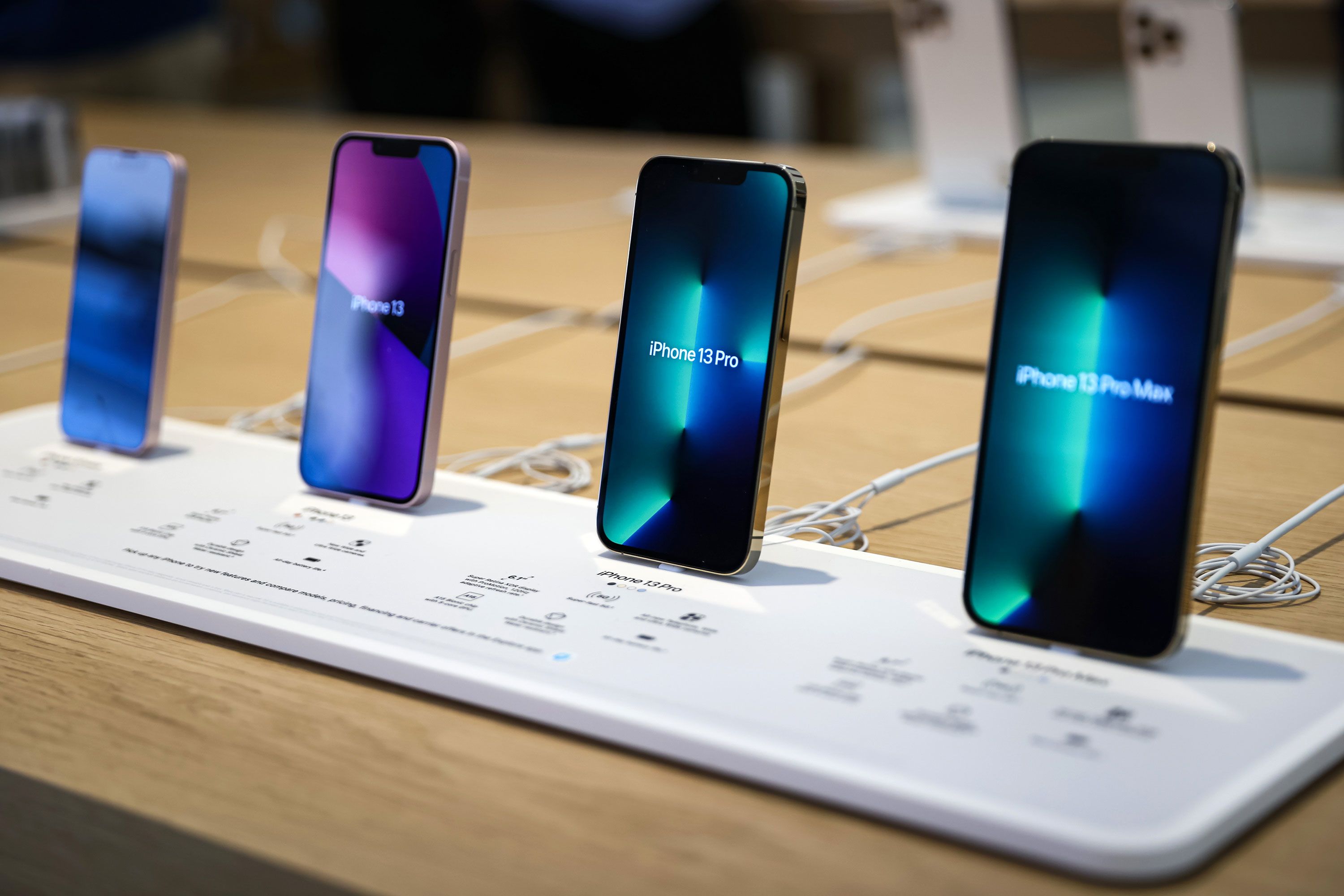 Vask vinduer Ingeniører jeg er syg Apple is raising the price of iPhone battery replacements | CNN Business Vask vinduer Ingeniører jeg er syg Apple is raising the price of iPhone battery replacements | CNN Business