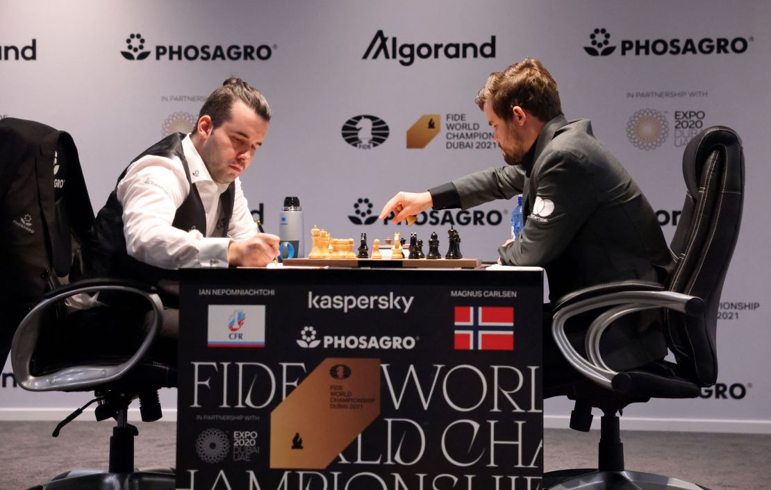 Ian Nepomniachtchi and Magnus Carlsen play on November 26, 2021.