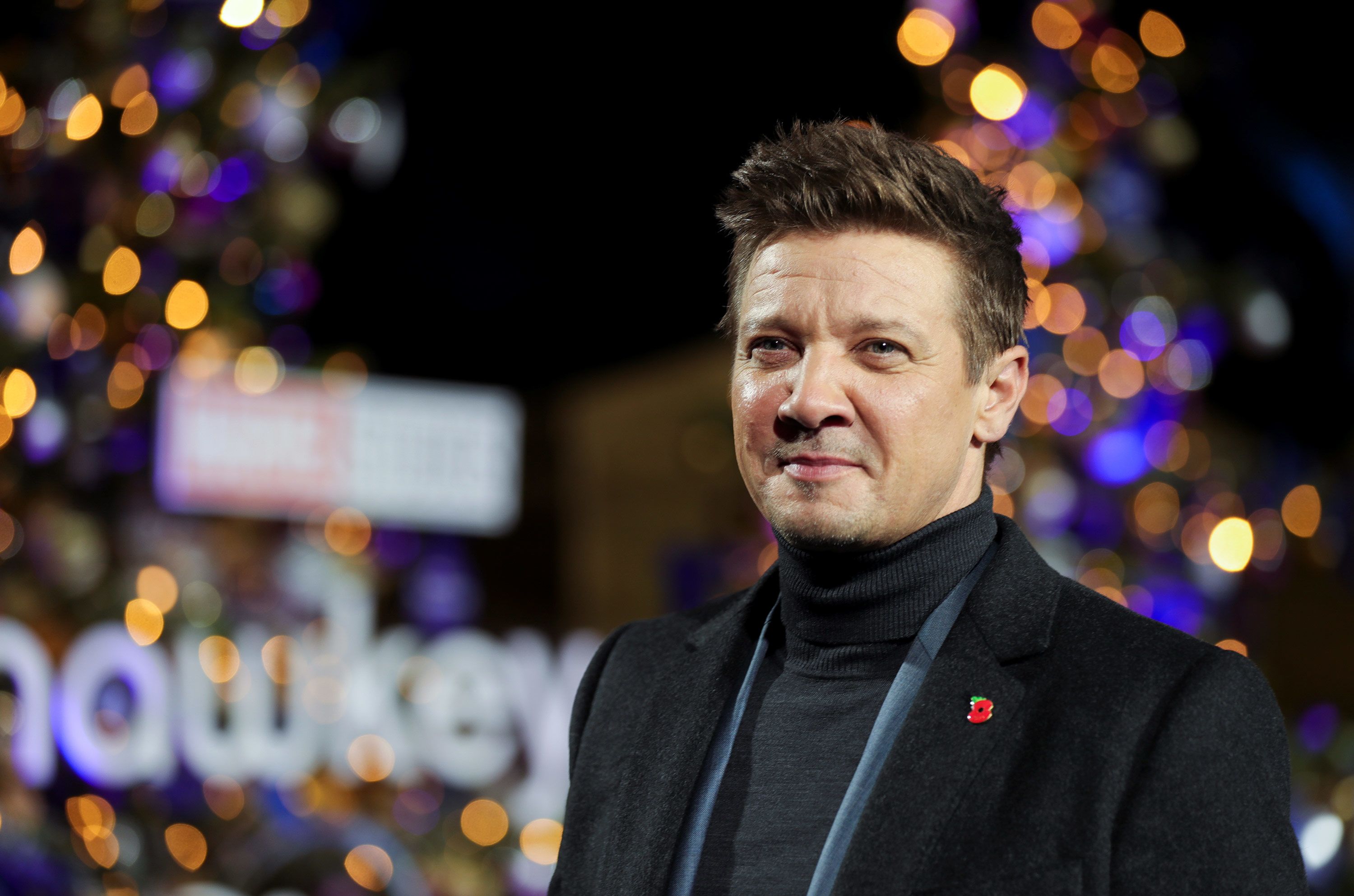 ExtraTV, It's an emotional new year's for Jeremy Renner, as he reflects on  one year since his near-deadly snow plow accident. He calls daughte