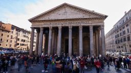 ROME, ITALY - DECEMBER 27: A view of the Pantheon in the historic centre of Rome on December 27, 2022 in Rome, Italy. (Photo by Emmanuele Ciancaglini/Ciancaphoto Studio/Getty Images)
