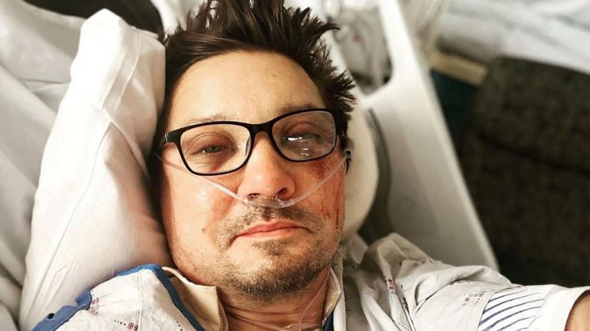 A screen grab shows a selfie of actor Jeremy Renner on a hospital bed, posted on Instagram with a caption reading, "Thank you all for your kind words. IÕm too messed up now to type. But I send love to you all" in this picture obtained from social media January 3, 2023. Jeremy Renner via Instagram/via REUTERS  THIS IMAGE HAS BEEN SUPPLIED BY A THIRD PARTY. MANDATORY CREDIT. NO RESALES. NO ARCHIVES.     TPX IMAGES OF THE DAY     