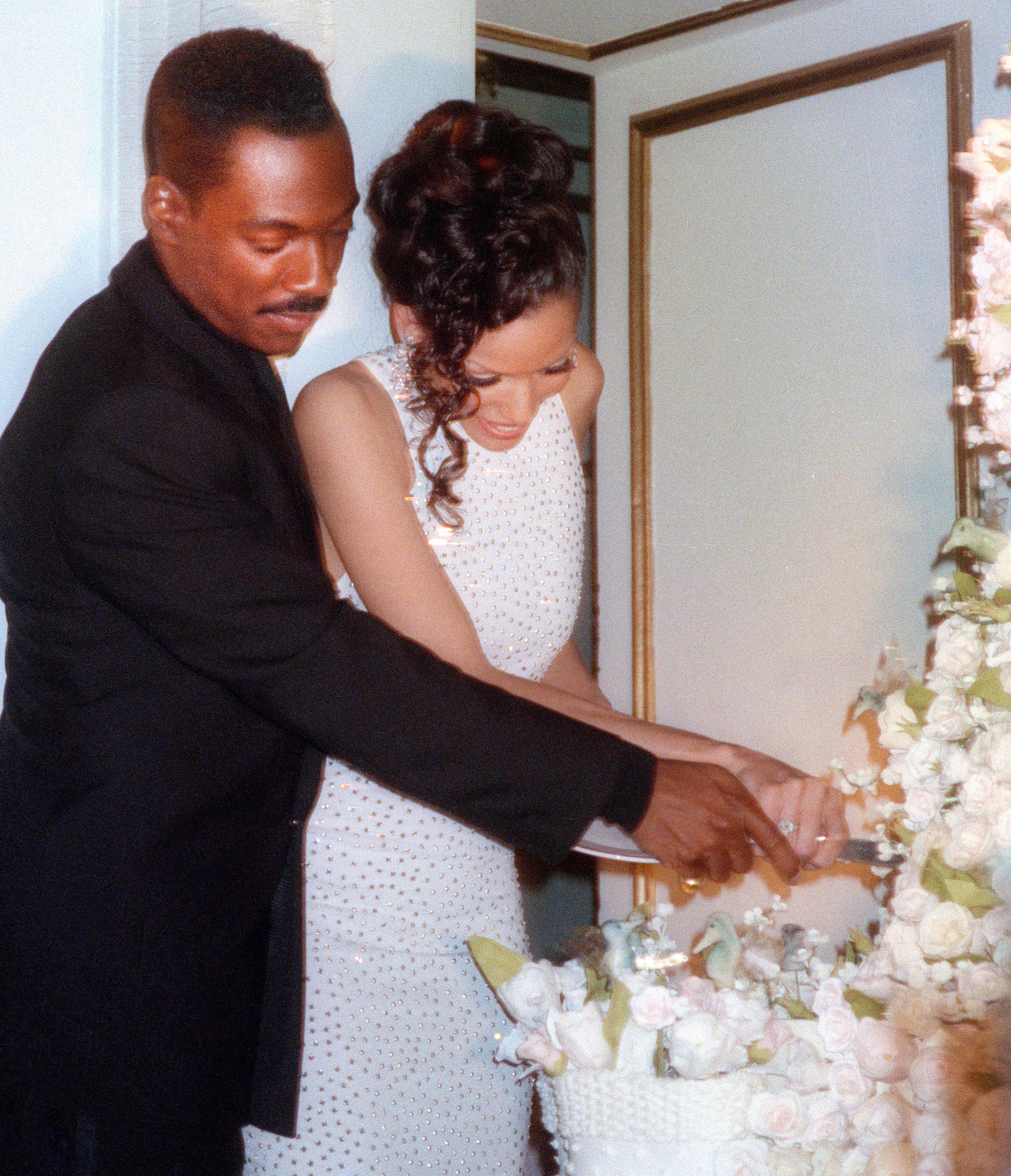 Murphy married Nicole Mitchell in 1993.