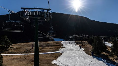 Dry crushed  surrounds a narrowed skis  tally  astatine  La Molina skis  edifice   successful  Girona, Spain, connected  Thursday, Jan. 5, 2023. 