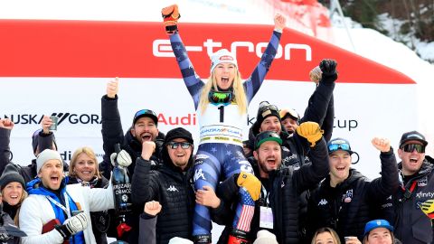 Mikaela Shiffrin has equaled Lindsey Vonn's record for World Cup wins with her 82nd victory on Sunday.