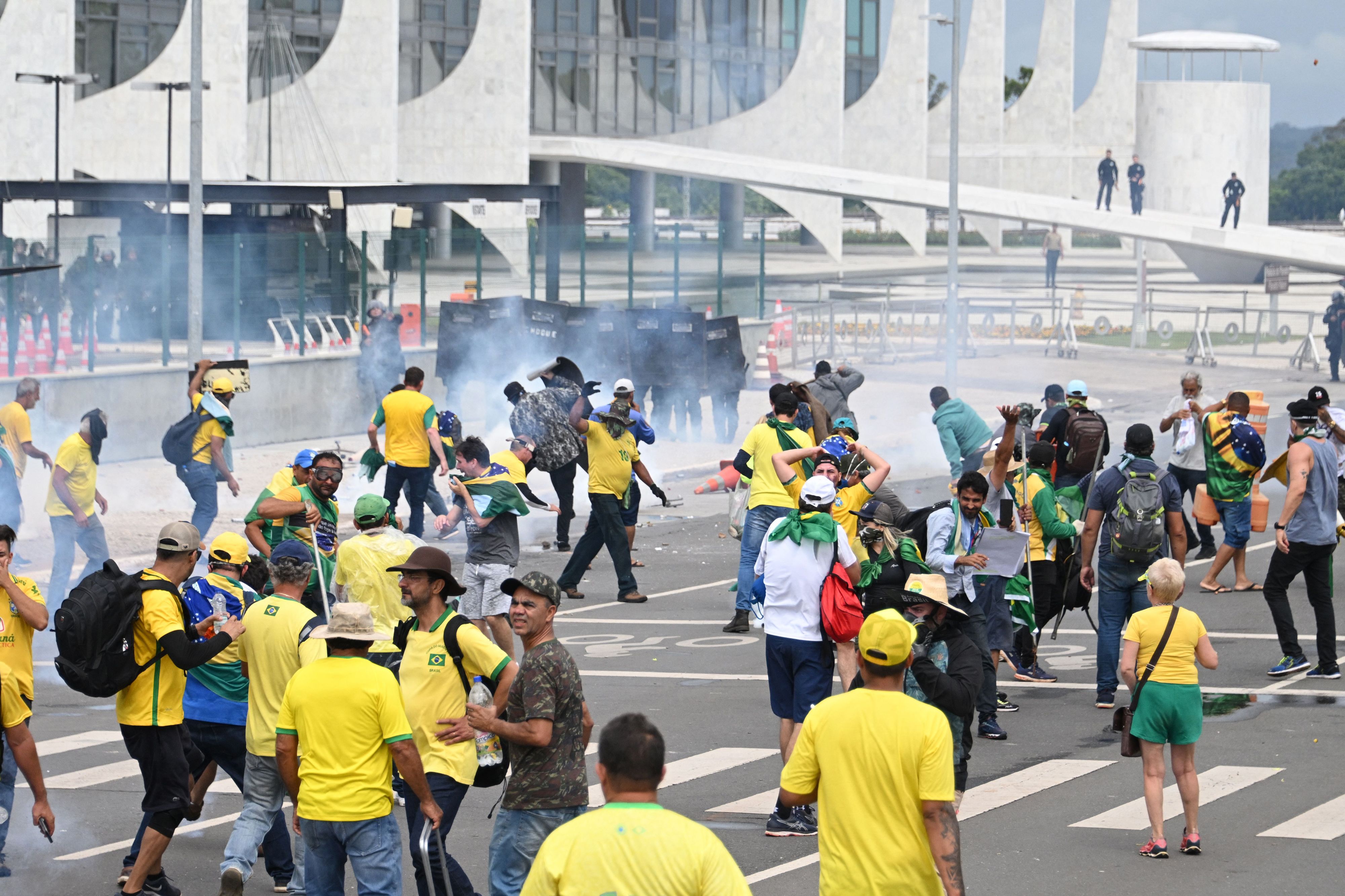 Bolsonaro backers ransack Brazil presidential palace, Congress