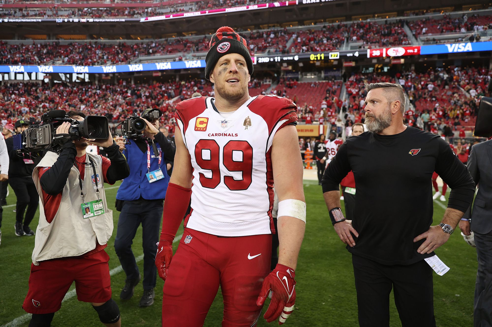 JJ Watt receives emotional standing ovation after final NFL game