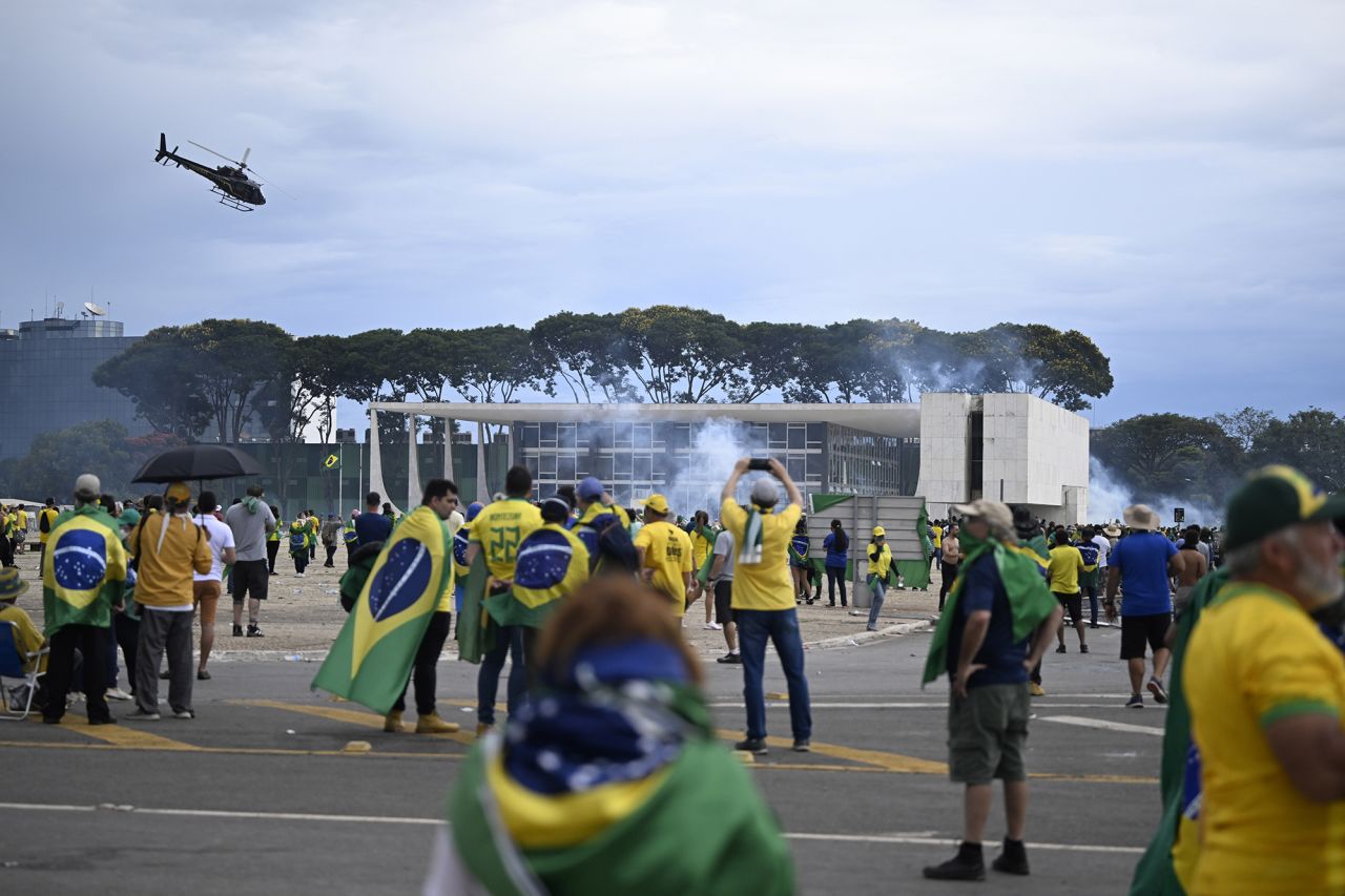 Bolsonaro supporters generate chaos in Brasilia, Brazil, with the invasion of the Supreme Court, National Congress and the Planalto Palace on Sunday, January 8.