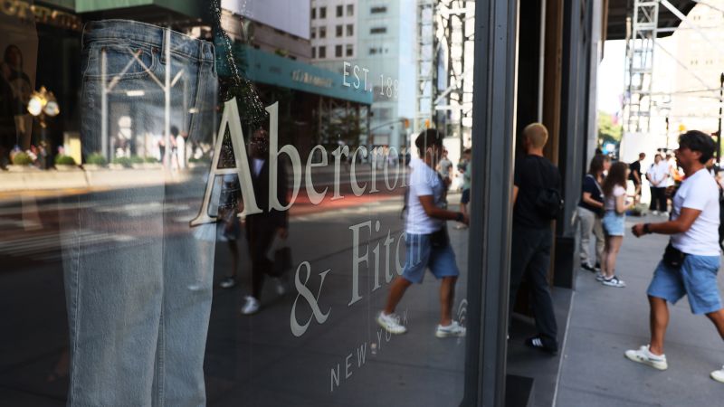 Read more about the article Abercrombie & Fitch is cool again – CNN