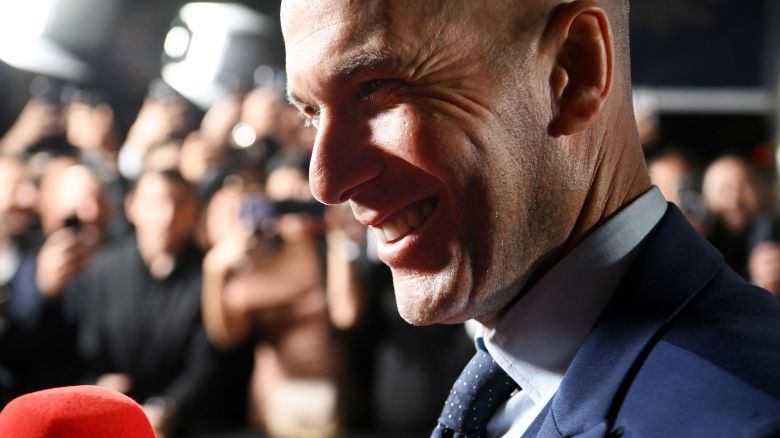 French former forward football player Zinedine Zidane poses upon arrival to attend the 2022 Ballon d'Or France Football award ceremony at the Theatre du Chatelet in Paris on October 17, 2022. (Photo by FRANCK FIFE / AFP) (Photo by FRANCK FIFE/AFP via Getty Images)