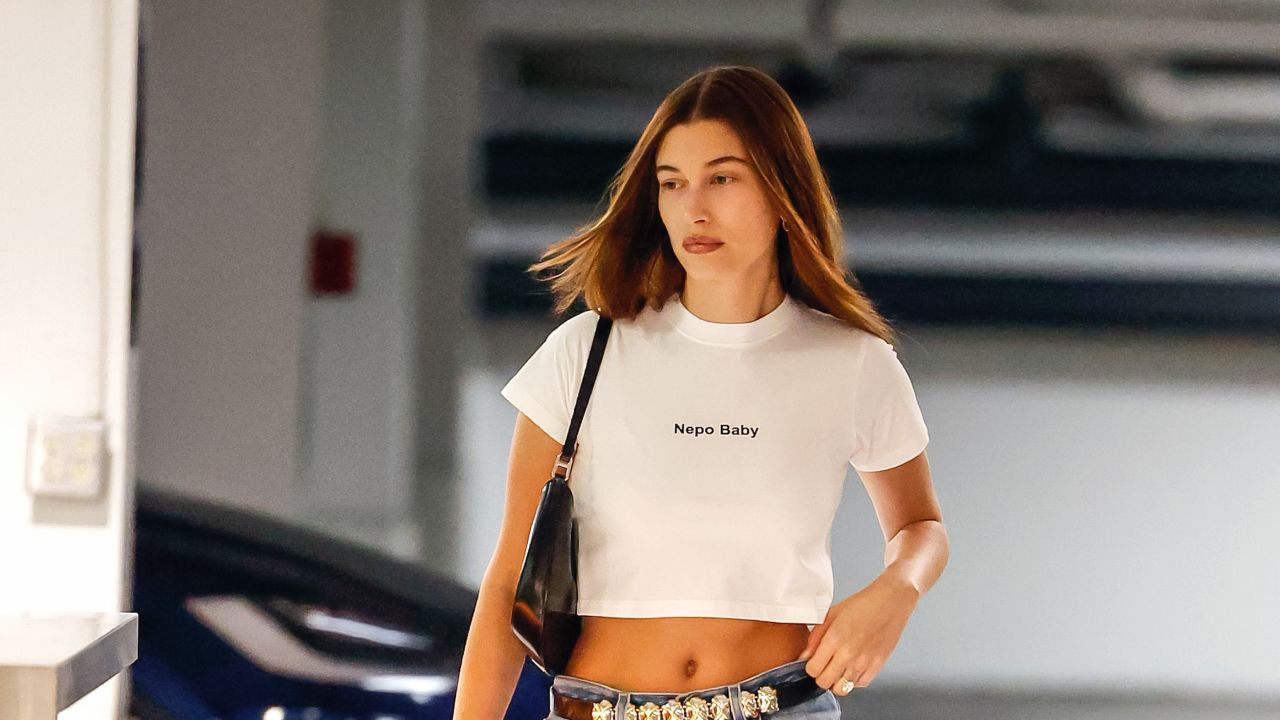 LOS ANGELES, CA - JANUARY 06: Hailey Bieber is seen on January 06, 2023 in Los Angeles, California.  (Photo by Rachpoot/Bauer-Griffin/GC Images)