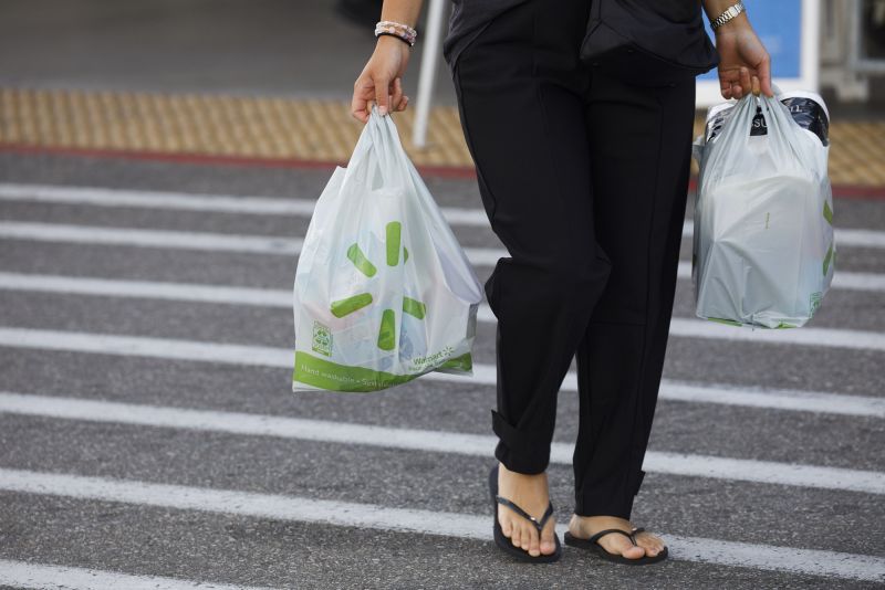 Wal-Mart's-Canadian-stores-to-charge-for-plastic-bags | Plastics News