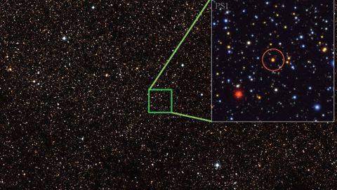 Kırmızı daire içine alınmış yıldız Gaia17bpp, bu görüntüde Pan-STARRS1 teleskobu tarafından yakalanmıştır.