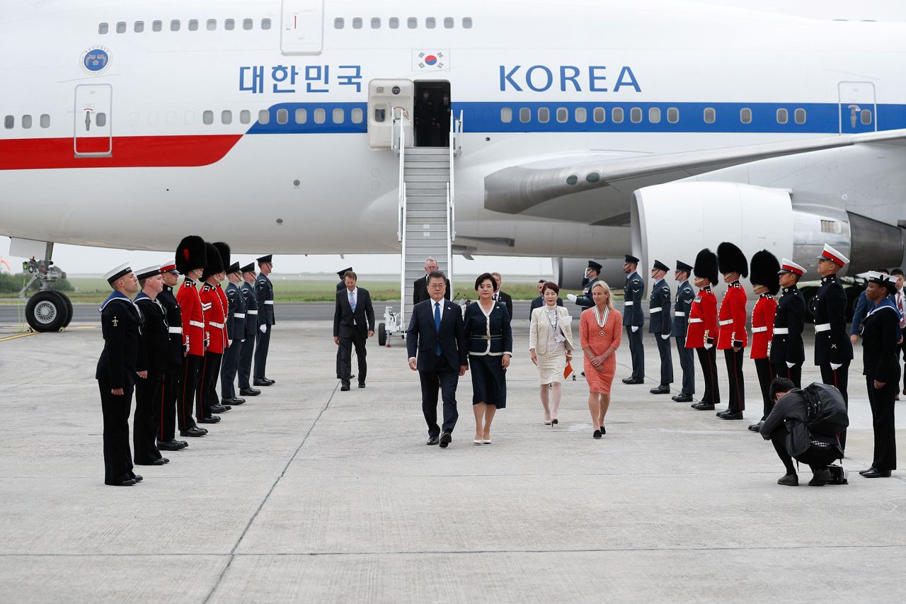<strong>Jumbo parking lot:</strong> For the G7, the airport had 32 long-haul aircraft parked up -- like that of South Korea's President Moon Jae-in. They reinforced the aprons to accommodate them.