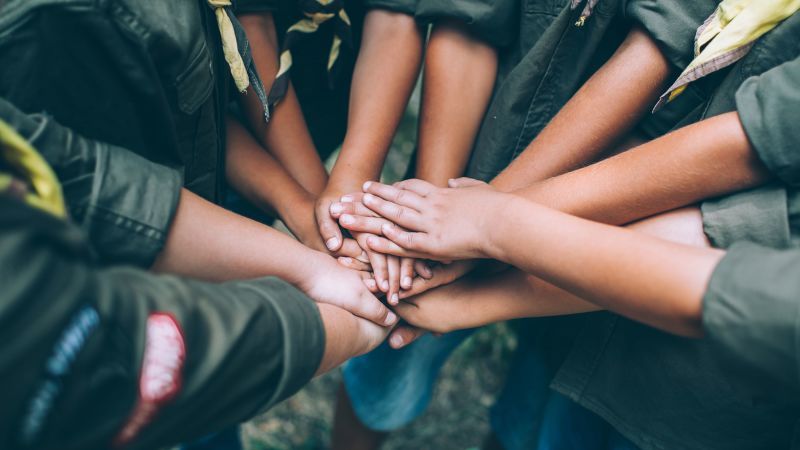 Girl Guides of Canada heeft het omgedoopt tot “Brownies” om meer inclusief te zijn Girl Guides of Canada heeft het omgedoopt tot “Brownies” om meer inclusief te zijn
