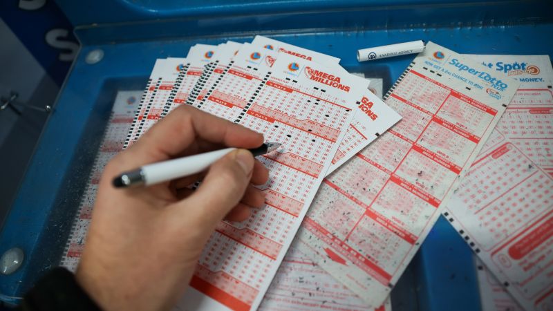Mega Millions draws numbers for $1.35 billion jackpot — the 2nd largest in history — on Friday | CNN