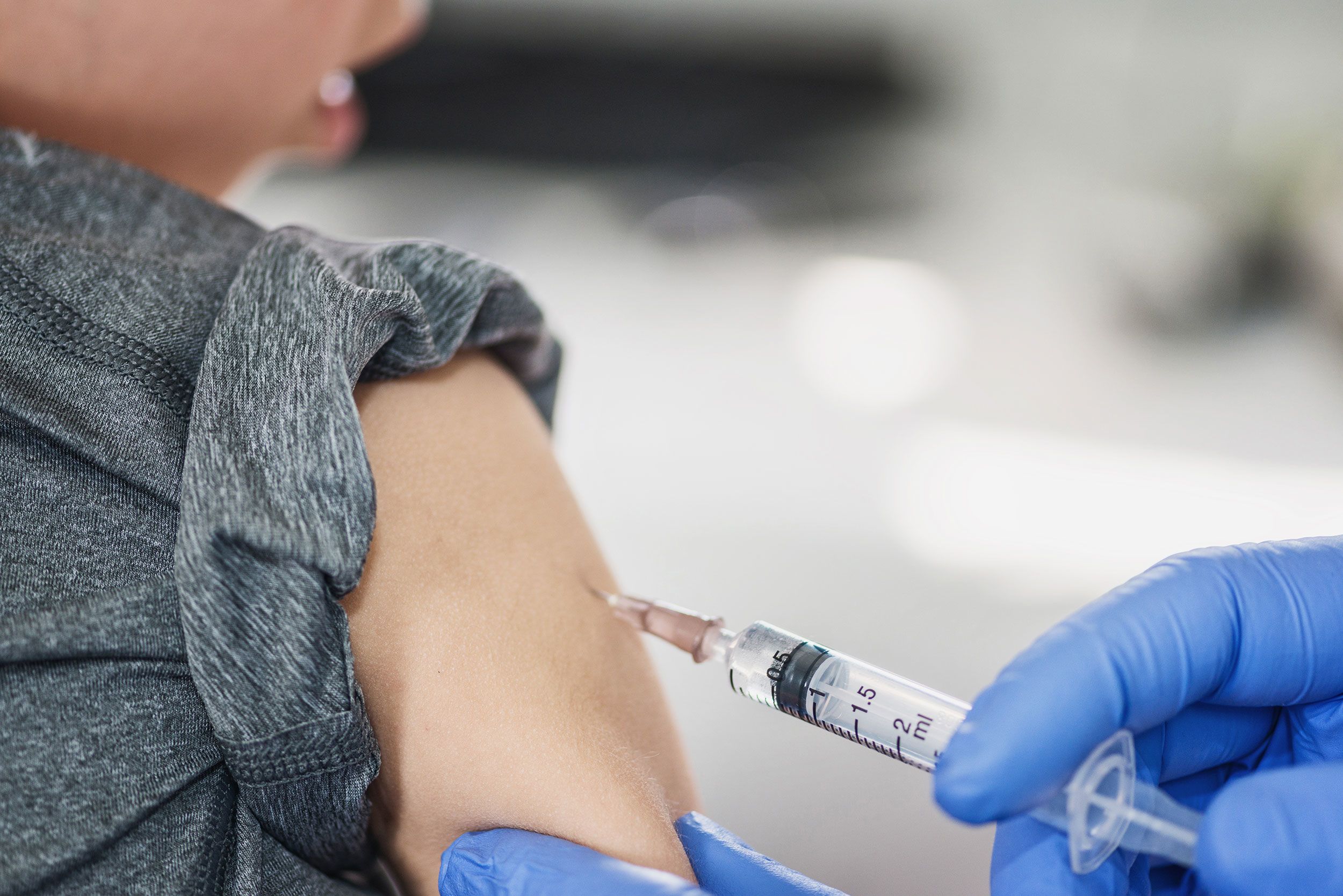 School-Based Interventions to Increase Student COVID-19 Vaccination Coverage  in Public School Populations with Low Coverage — Seattle, Washington,  December 2021–June 2022