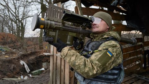 Ukrainian soldiers are on standby with a US made Stinger MANPAD (man-portable air-defense system) on the frontline in Bakhmut, Ukraine