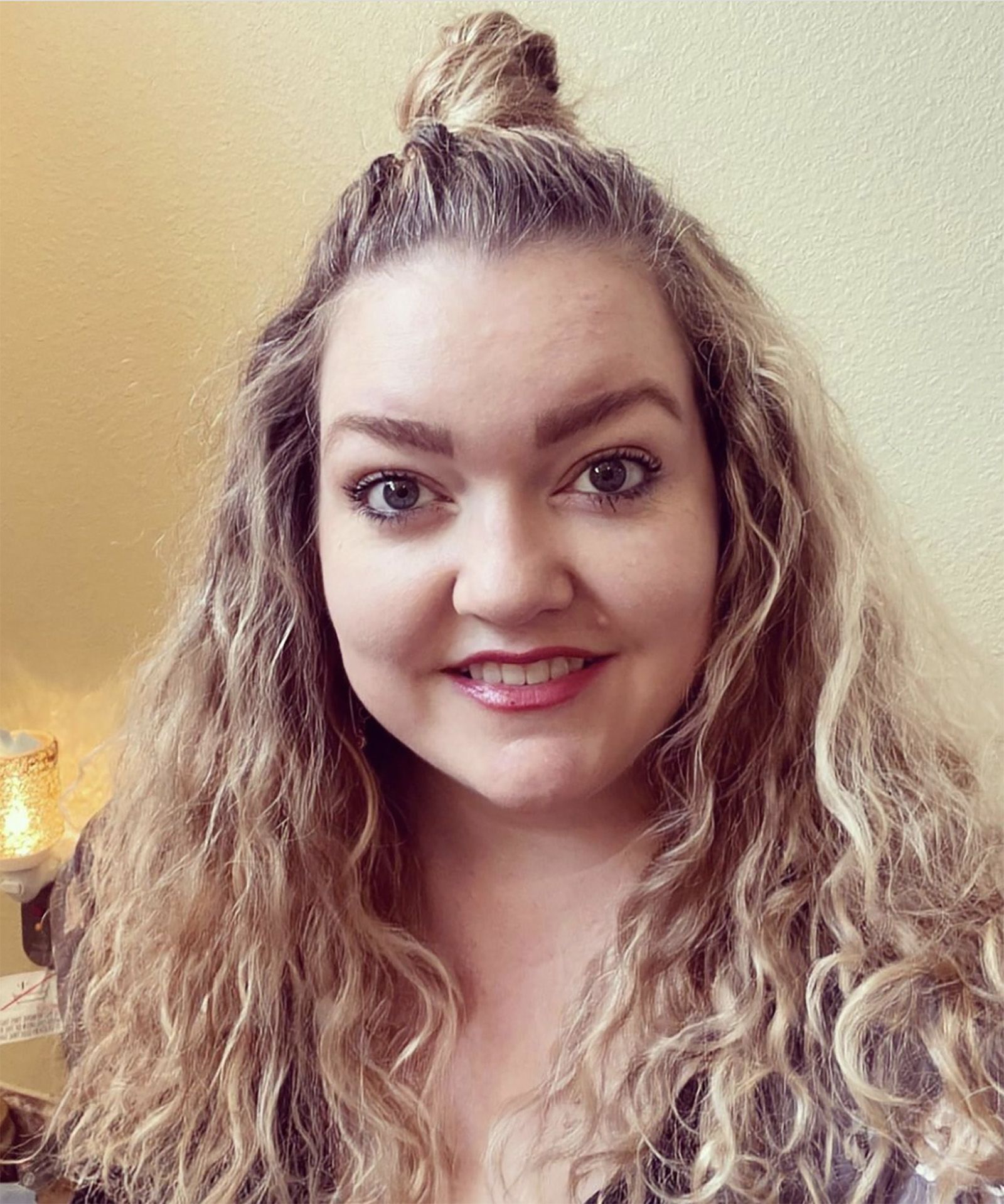 The controversy of Colleen Hoover – Kingsley Voice