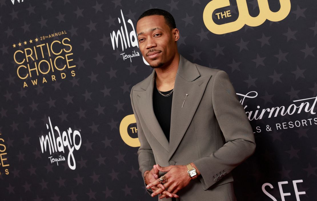 "Abbott Elementary" star Tyler James Williams arrived in an AP Milan suit and Cartier jewelry.