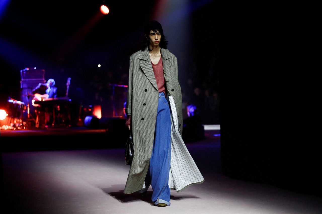 Another look from the Gucci Fall-Winter menswear show in Milan, Italy on January 13, 2023.