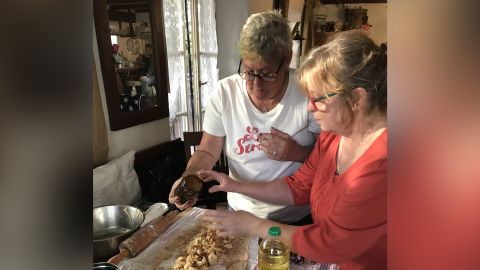 Here's Elke teaching Jennifer how to make German apple strudel.