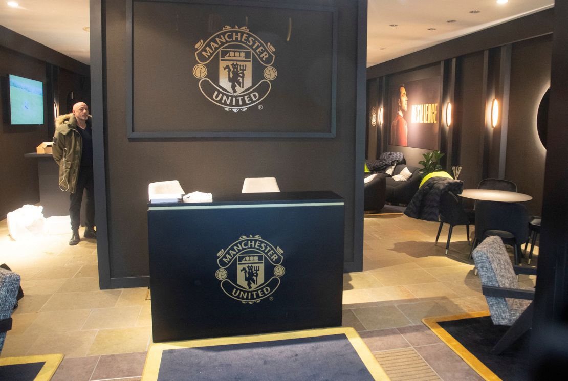 Manchester United has opened a plush lounge in Davos. 