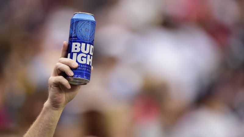 Bud Light and Budweiser are getting a makeovers at this year’s Super Bowl | CNN Business