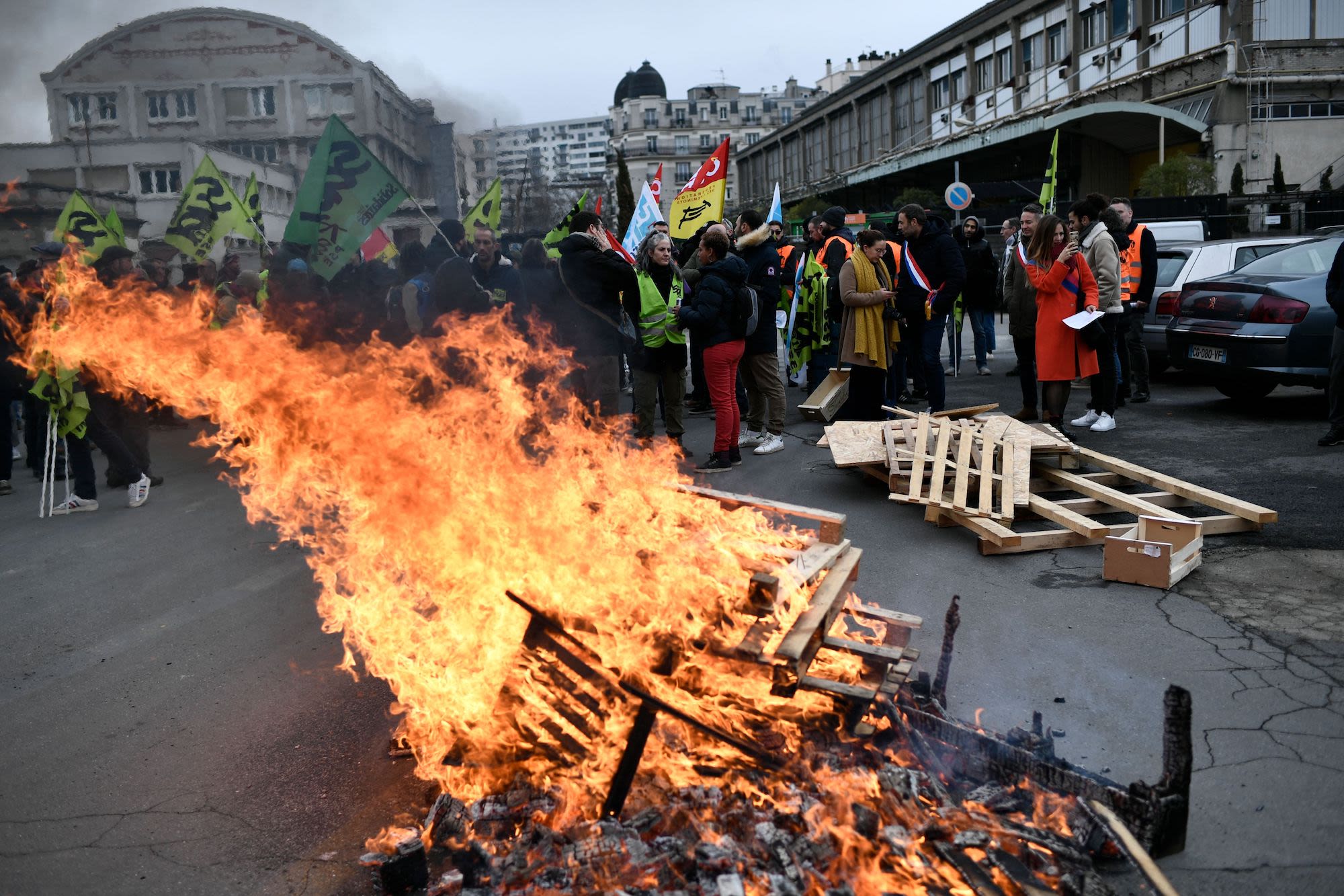 Strikes continue in France