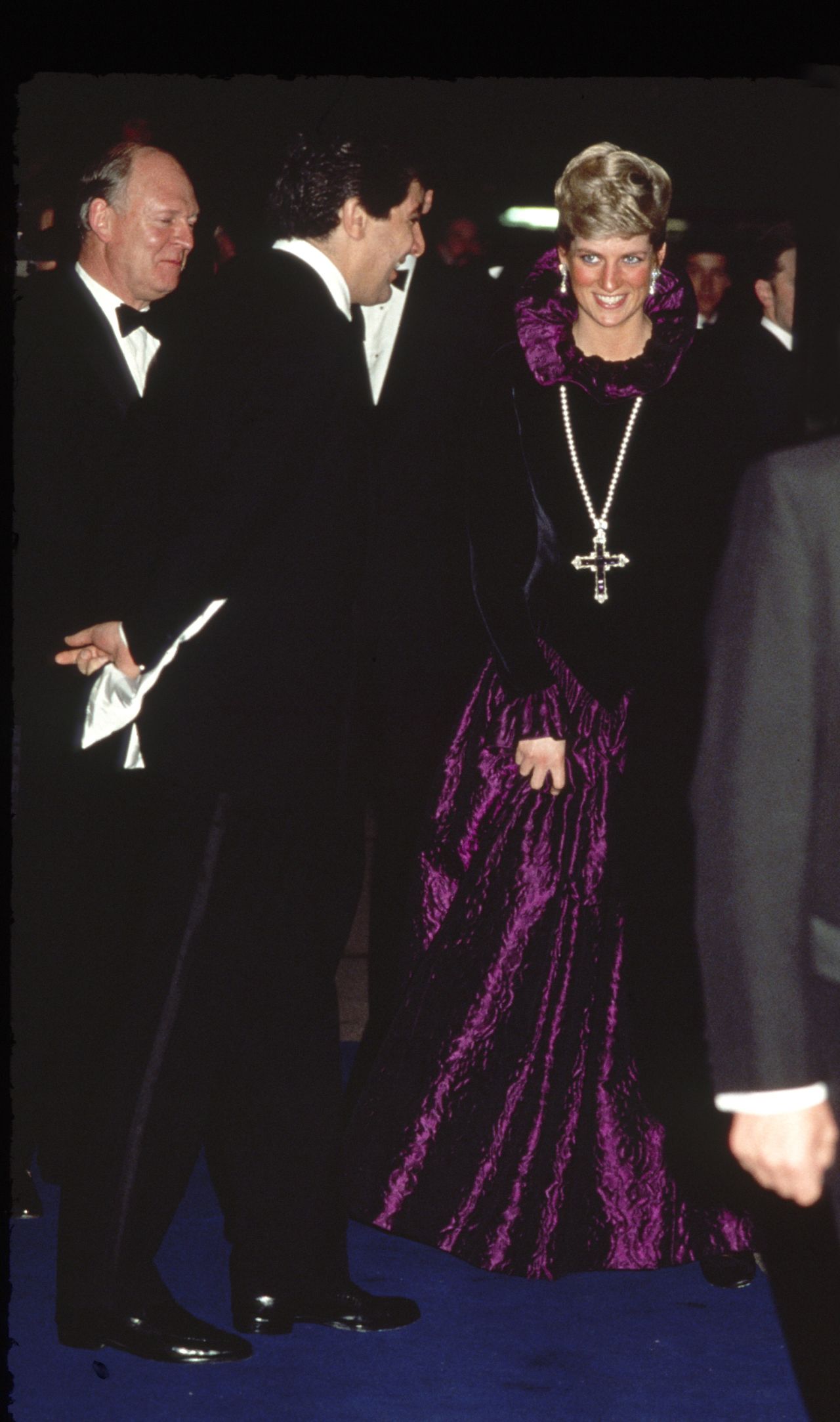 Princess Diana famously wore the pendant to a charity gala in October 1987.