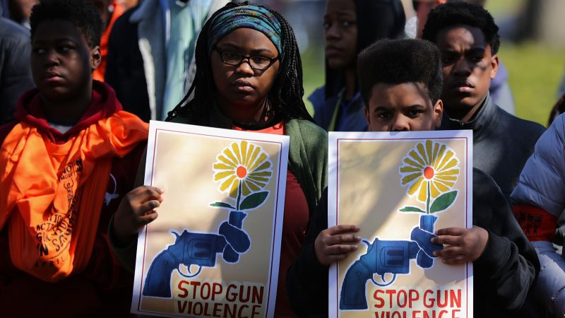 NextImg:About 1 in 5 high school students have witnessed community violence, new CDC report says | CNN