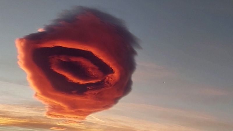 Video: UFO-shaped cloud shocks residents in Turkish city | CNN