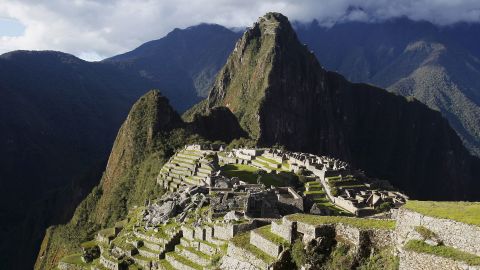 La citadelle inca de Machu Picchu est vue à Cusco, au Pérou, sur cette photo d'archive du 2 décembre 2014. 