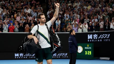 MELBOURNE, AUSTRALIA - JANUARY 21: Andy Murray of Great Britain waves goodbye to the crowd after his four set defeat in the third round singles match against Roberto Bautista Agut of Spain during day six of the 2023 Australian Open at Melbourne Park on January 21, 2023 in Melbourne, Australia. (Photo by Clive Brunskill/Getty Images)