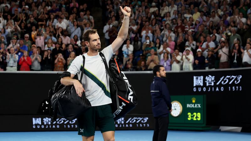 Andy Murray receives standing ovation from crowd despite Australian Open defeat