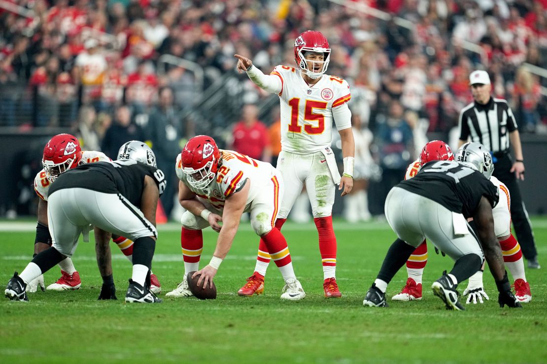 Patrick Mahomes of the Kansas City Chiefs signals at the line of scrimmage against the Las Vegas Raiders on January 07, 2023.